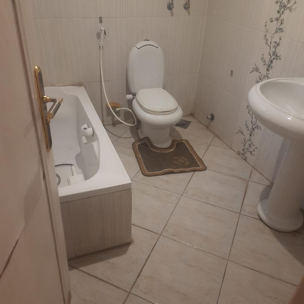 Fully Equipped , 3 Bedroom ,centrally Located Flat In Mohandsseen Apartment Kairo