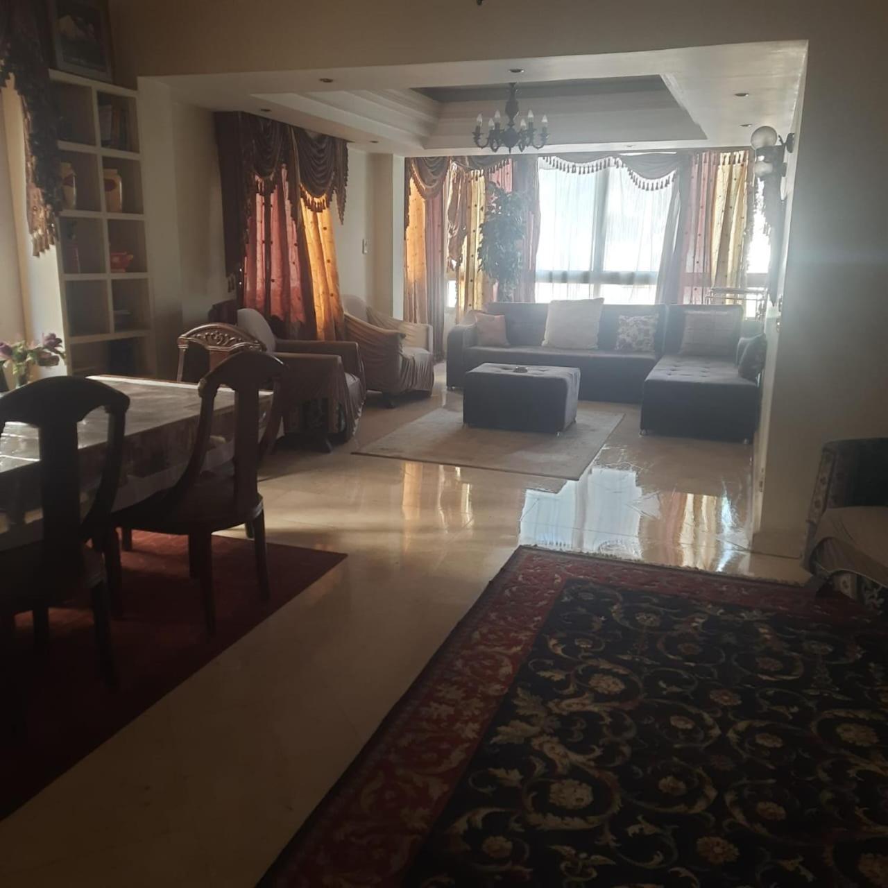 Fully Equipped , 3 Bedroom ,centrally Located Flat In Mohandsseen *